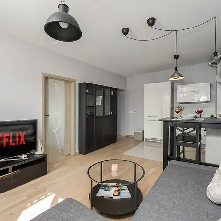Appartement Lumina I Cozy 2-room With Balcony I 4 Guests I Metro Warschau