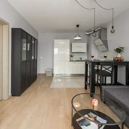 Lumina I Cozy 2-room With Balcony I 4 Guests I Metro * Βαρσοβία